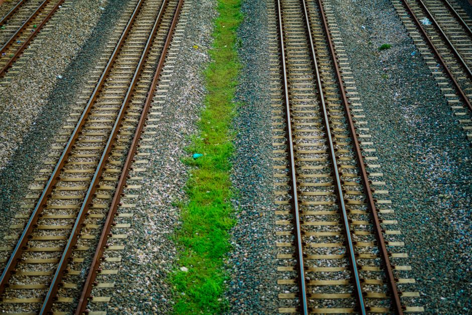 Rail vs Budget Airlines in Europe: Choosing How to Travel in Spring Rail vs Budget Airlines in Europe: Choosing How to Travel in Spring
